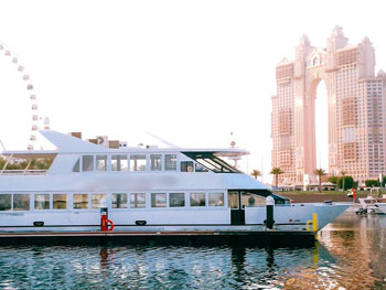 Luxury Yacht Dinner Cruise Abu Dhabi